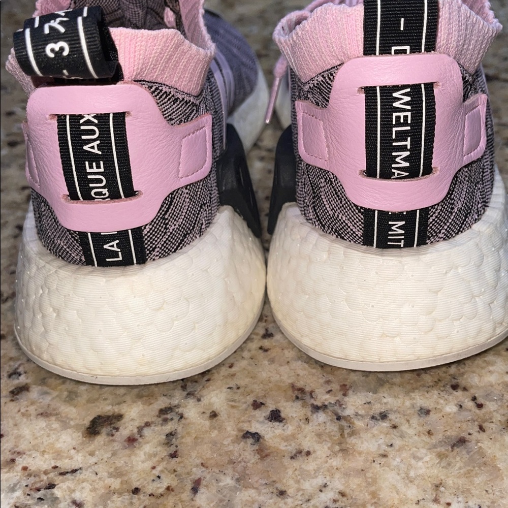 Adidas NMD R2 - Picture 4 of 10